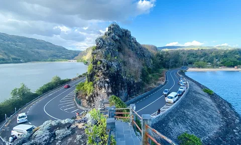Visit places in mauritius by renting a car
